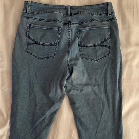 Women’s capri jeans - Picture 2 of 5